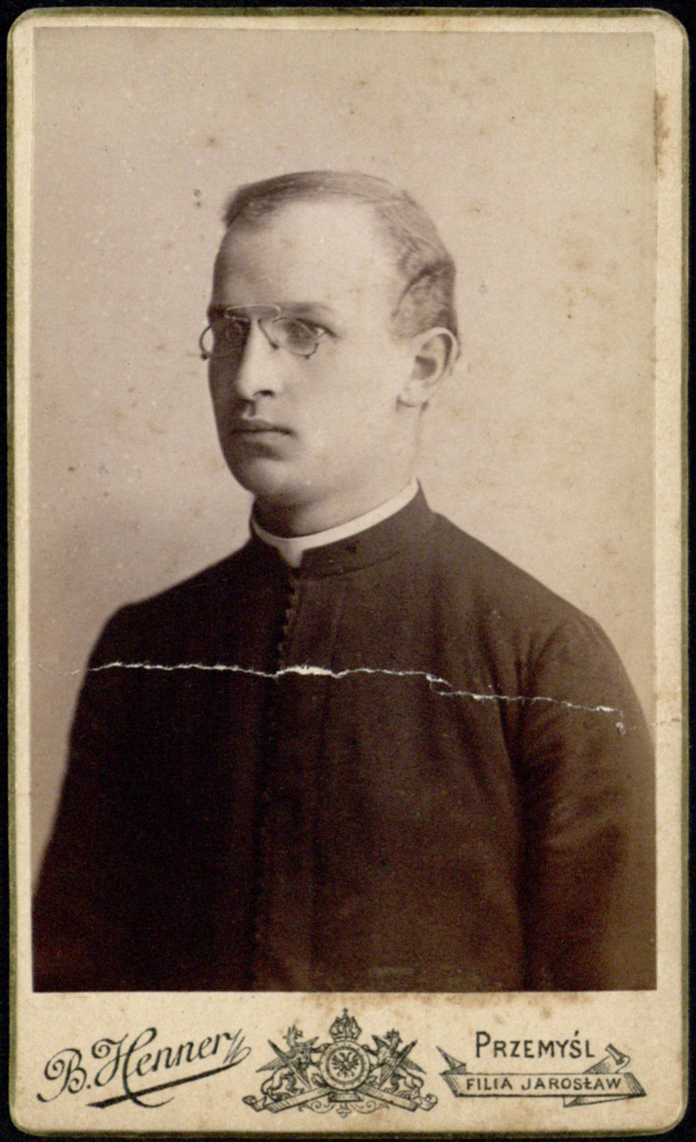 portret duchownego z inskrypcją, datowany 1893