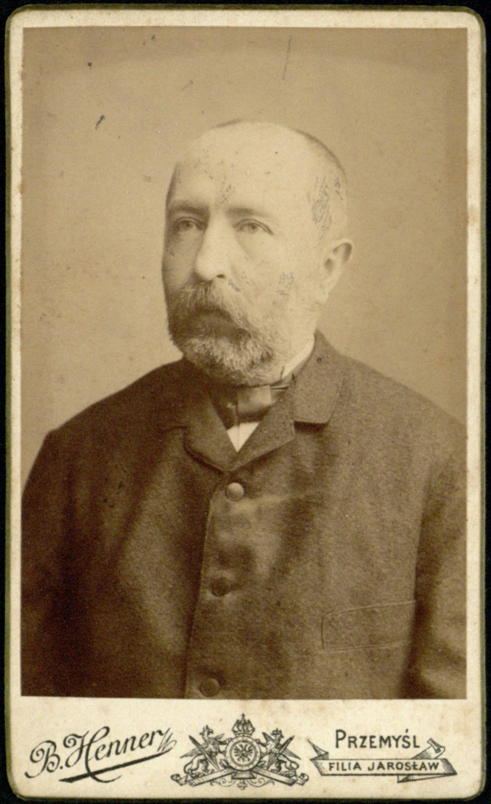 portret starszego mężczyzny (fotografia gabinetowa, ok. 1890–1906)