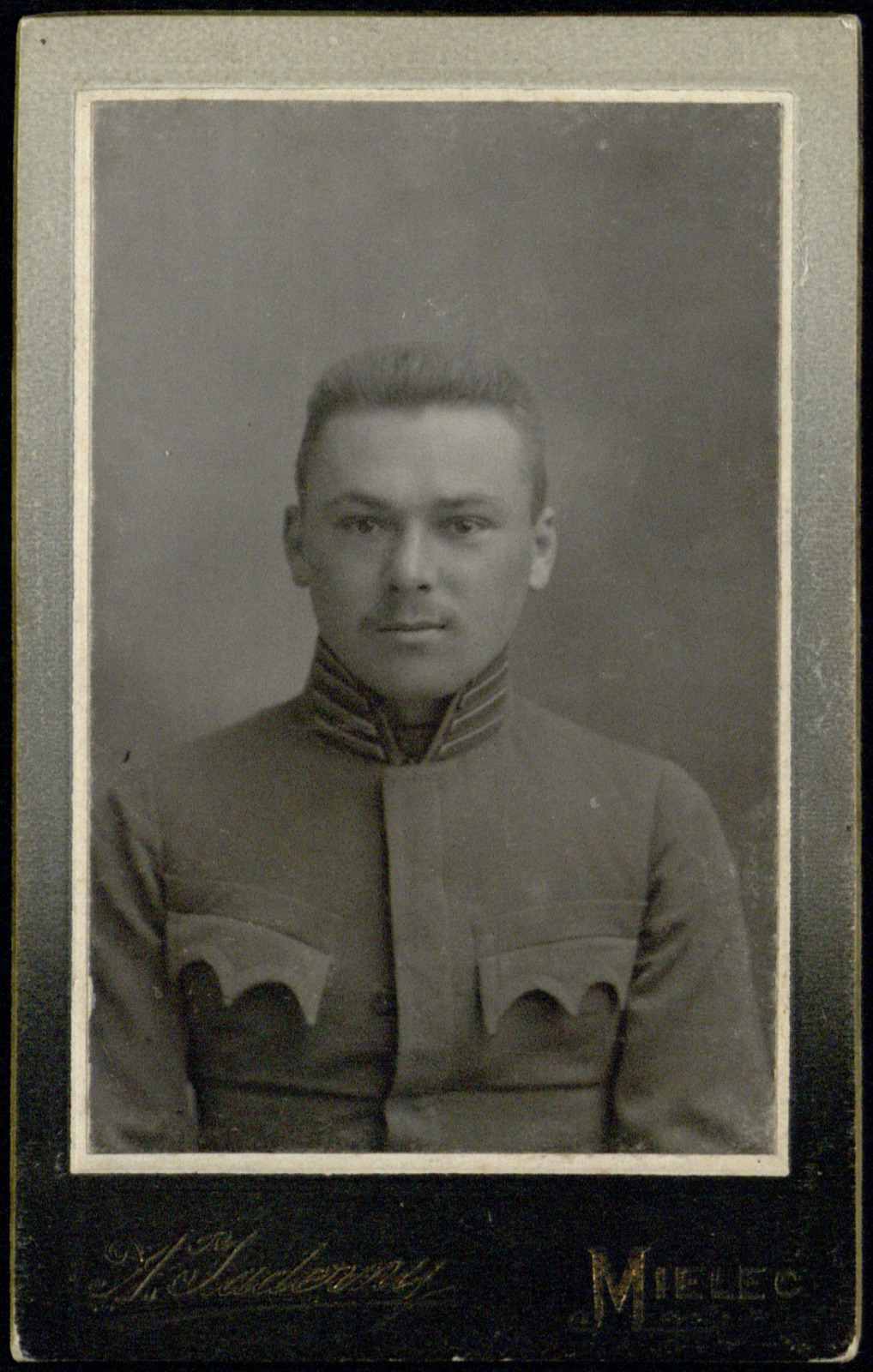 portret młodego mężczyzny w mundurze (do potwierdzenia)