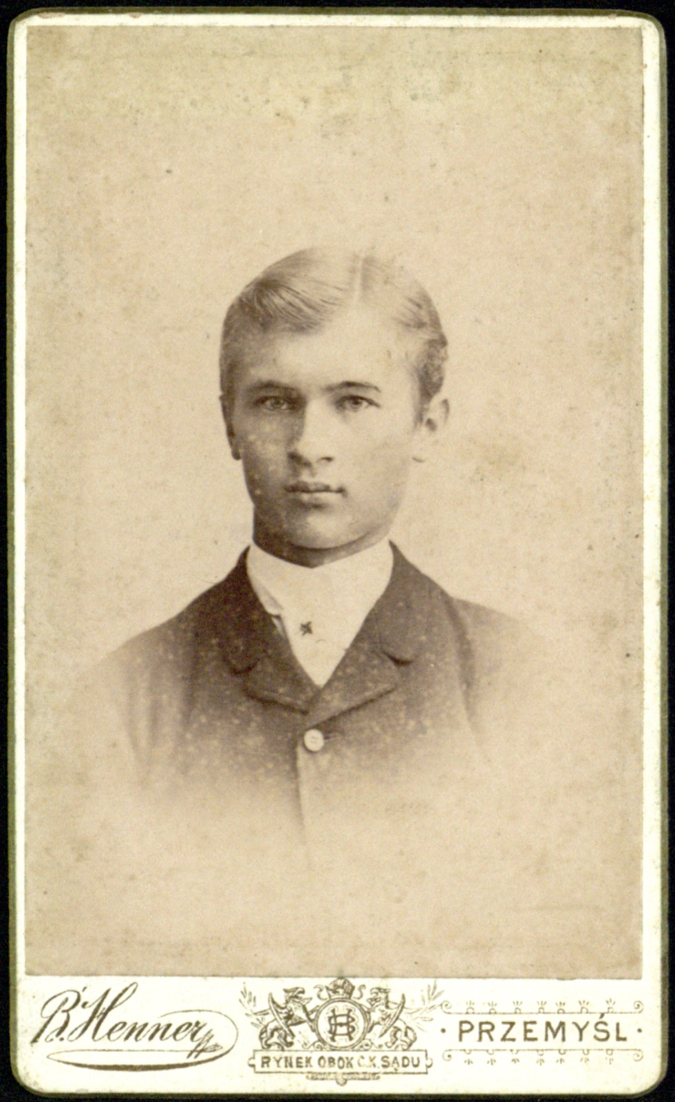 portret młodego mężczyzny (wizytówka, datowana 1889)