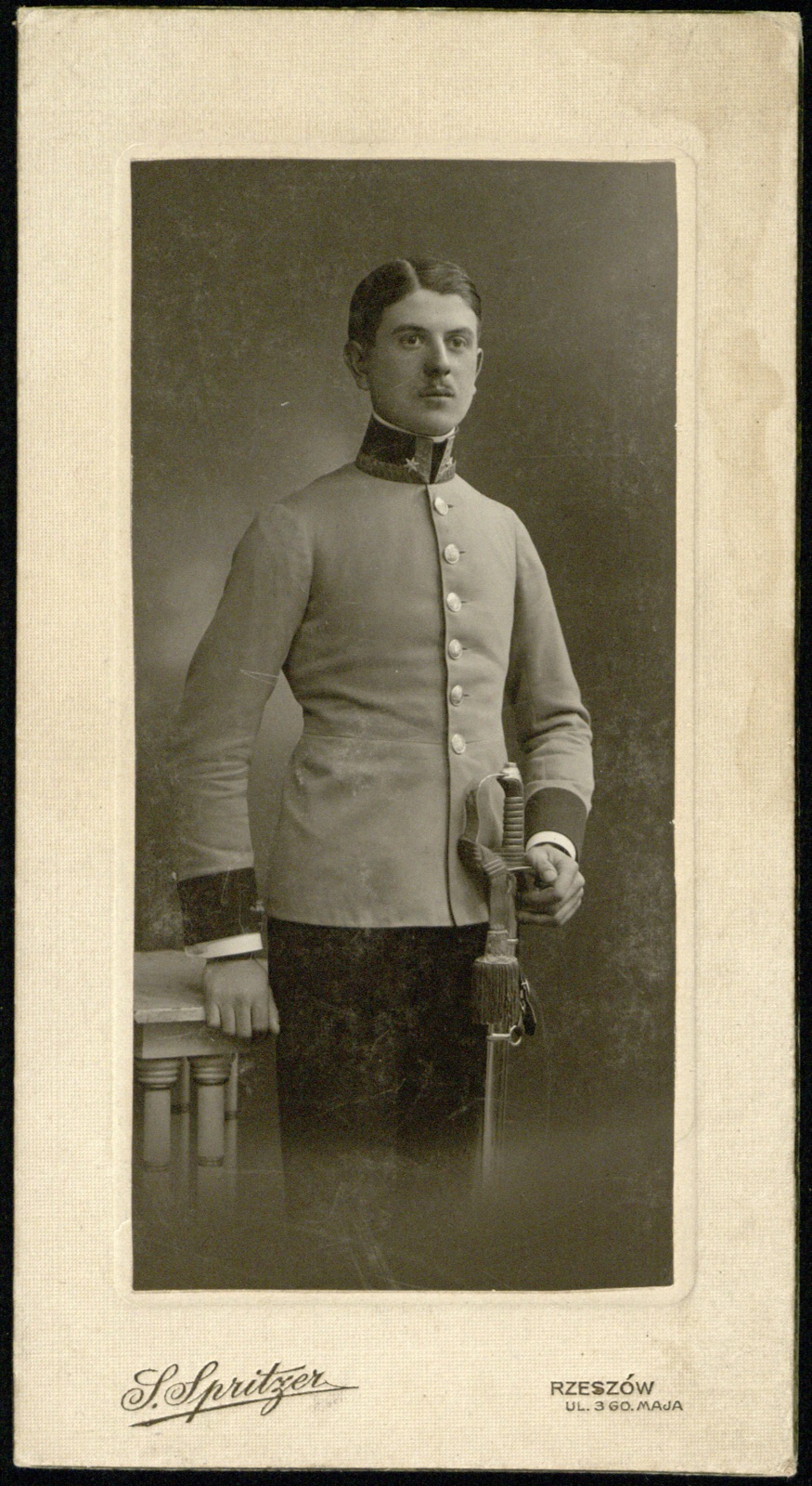 portret oficera austro-węgierskiego z szablą (dedykacja „Ljubica”)
