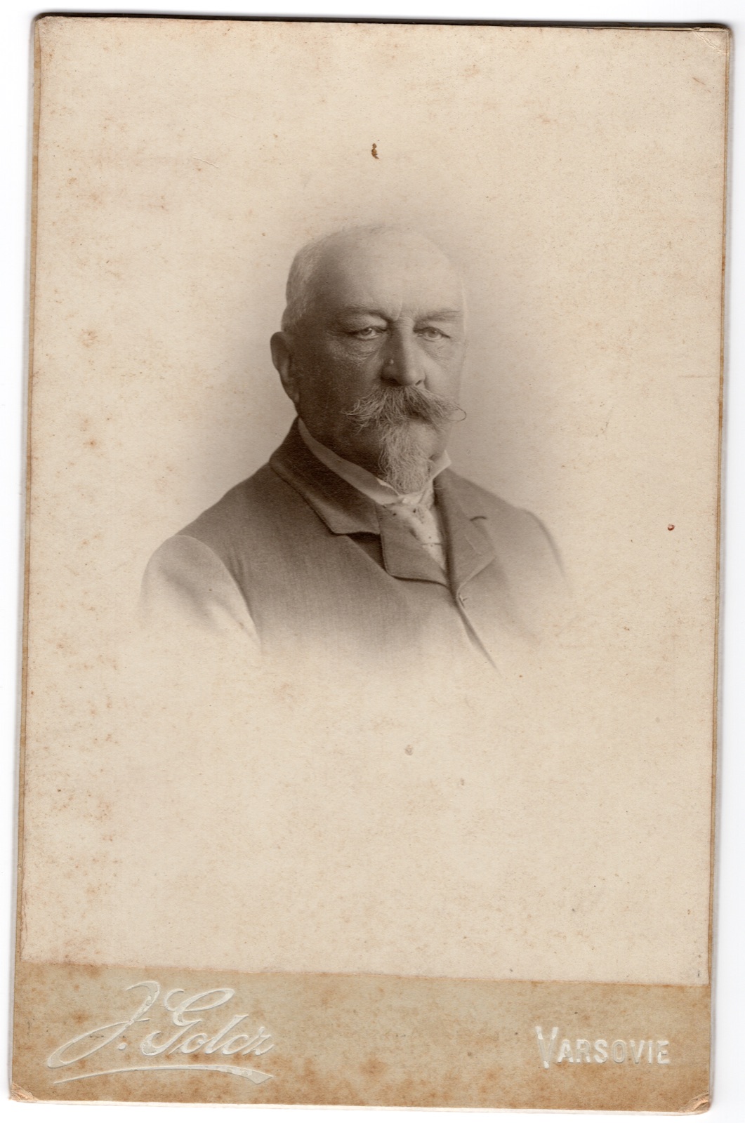 portret starszego mężczyzny (fotografia gabinetowa, ok. 1901–1910)
