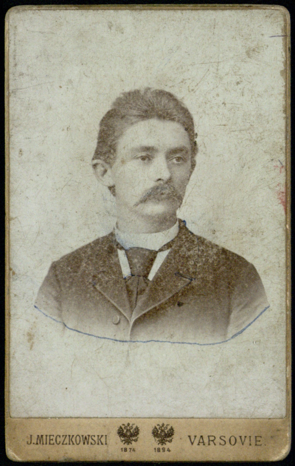 portret młodego mężczyzny (fotografia gabinetowa, ok. 1894–1896)