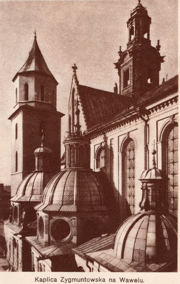 Kaplica Zygmuntowska od fabryki czekolady
