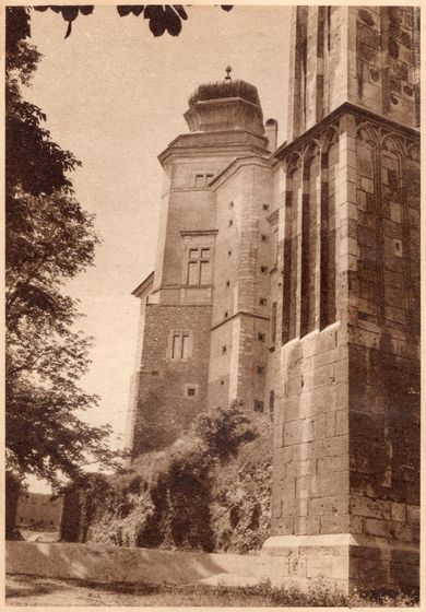 Wieża duńska przy korpusie katedry