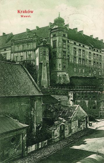 Wawel w zieleni, afisze na murze