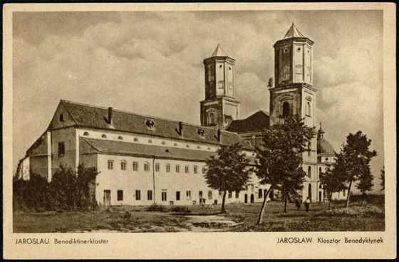 Ośmioboczne wieże klasztoru Benedyktynek