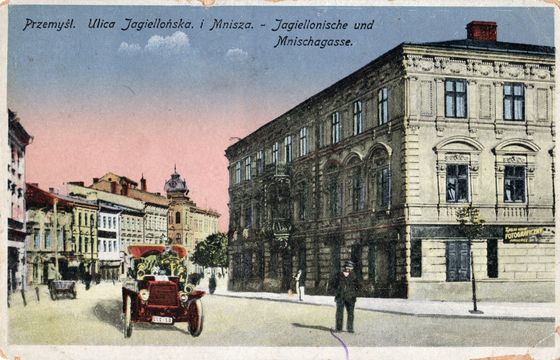Automobil na ulicy Jagiellońskiej