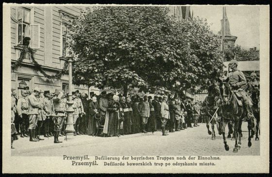 Konni oficerowie bawarscy na ulicy