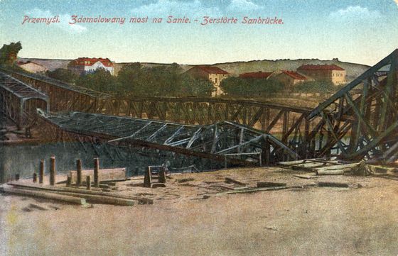 Most kolejowo-drogowy w rumowisku