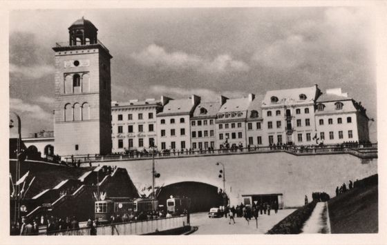 Kamienice wzniesione nad tunelem W-Z