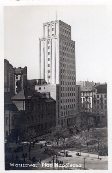 Plac Napoleona z wieżowcem Prudential